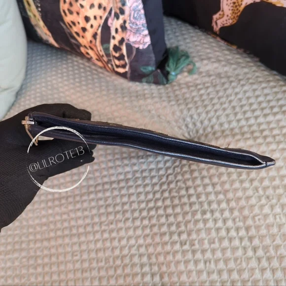 ⚡ FLASH SALE - Saint Laurent Star Leather Clutch - Picture 6 of 14